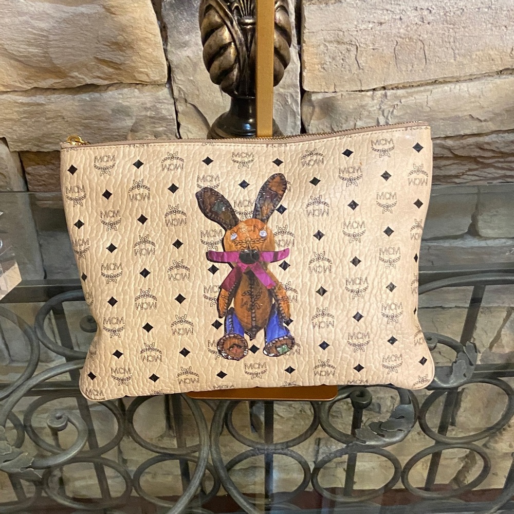 MCM Tan Visetos Rare Rabbit Limited Edition Medium Size Clutch - Picture 1 of 13